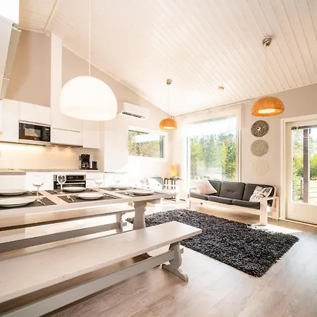 Lomamoekki, Loistava Sijainti 索特