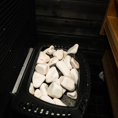 Lomamoekki, Loistava Sijainti