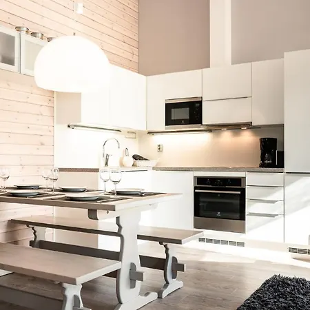 Lomamoekki, Loistava Sijainti * 索特